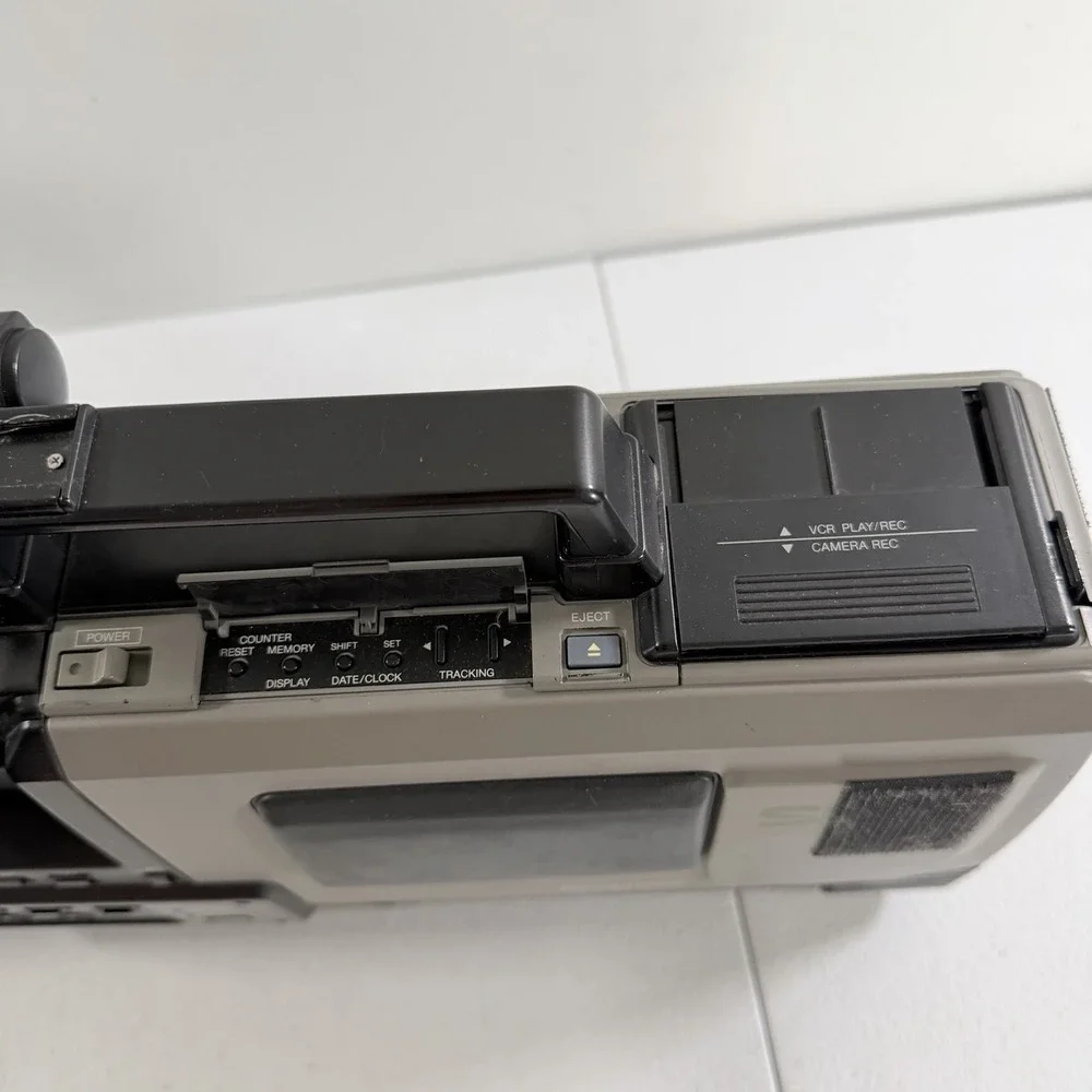 Panasonic AG-450 S-VHS Reporter Movie Camcorder AS IS FOR PARTS READ